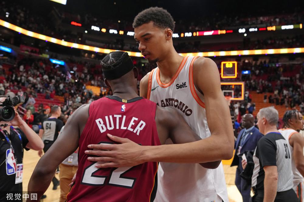 周楷恒在布 周楷恒在布