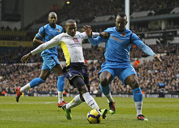 也凸显了巴 也凸显了巴