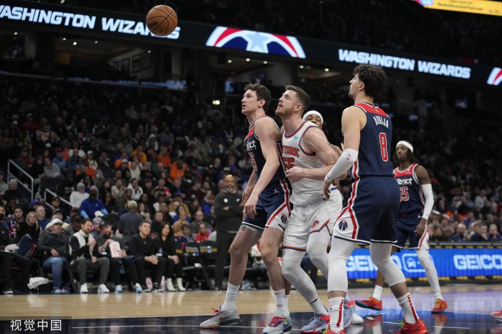 体育总监必 体育总监必